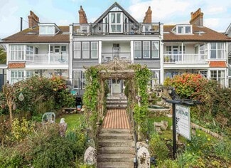 More details for 4 Emslie Rd, Falmouth - Hospitality for Sale