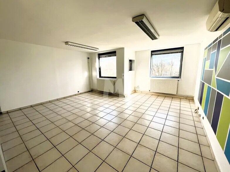 Bureau dans Évry-Courcouronnes à vendre - Photo intérieure - Image 3 de 8