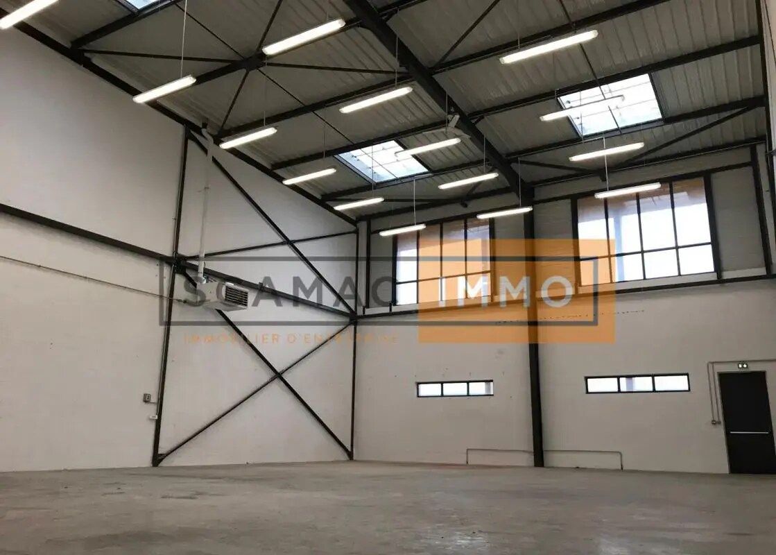 Flex in Collégien for lease Interior Photo- Image 1 of 5