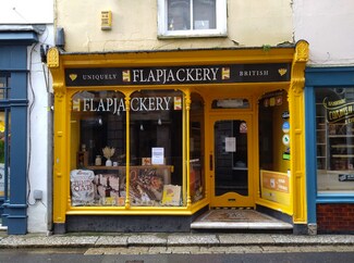 Plus de détails pour 11-13 Fore St, Fowey - Commerce de détail à louer