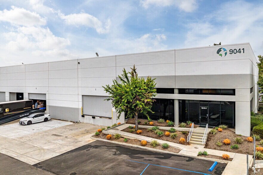 9115 Dice Rd, Santa Fe Springs, CA à louer - Photo du bâtiment - Image 2 de 3