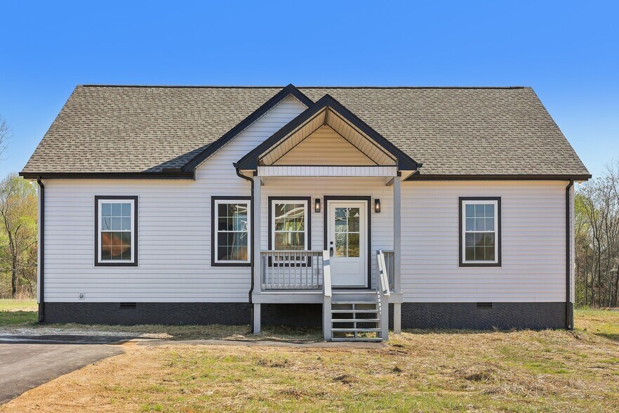 64 Amos Cir, Lafayette, TN à vendre - Photo du bâtiment - Image 2 de 2