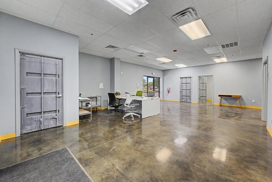 1300 W Hudson Rd, Rogers, AR for lease - Building Photo - Image 3 of 12