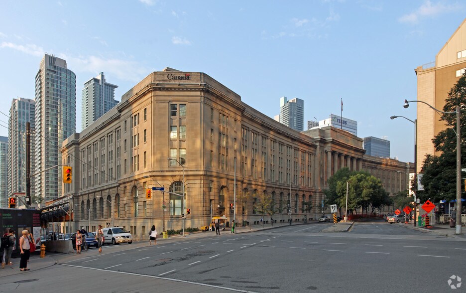 1 Front St W, Toronto, ON for lease - Building Photo - Image 3 of 9