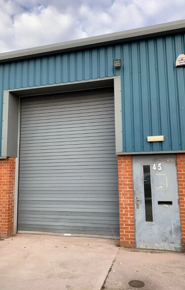 Metcalfe Rd, Middlesbrough à louer - Photo du bâtiment - Image 2 de 3