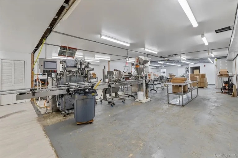 380 NY-210, Stony Point, NY for lease - Interior Photo - Image 3 of 31
