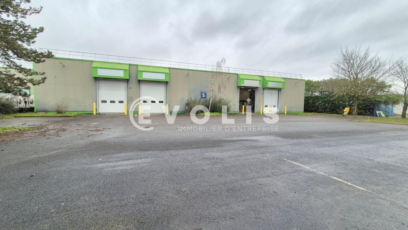 Flex in Saint-Thibault-des-Vignes for lease Building Photo- Image 1 of 18