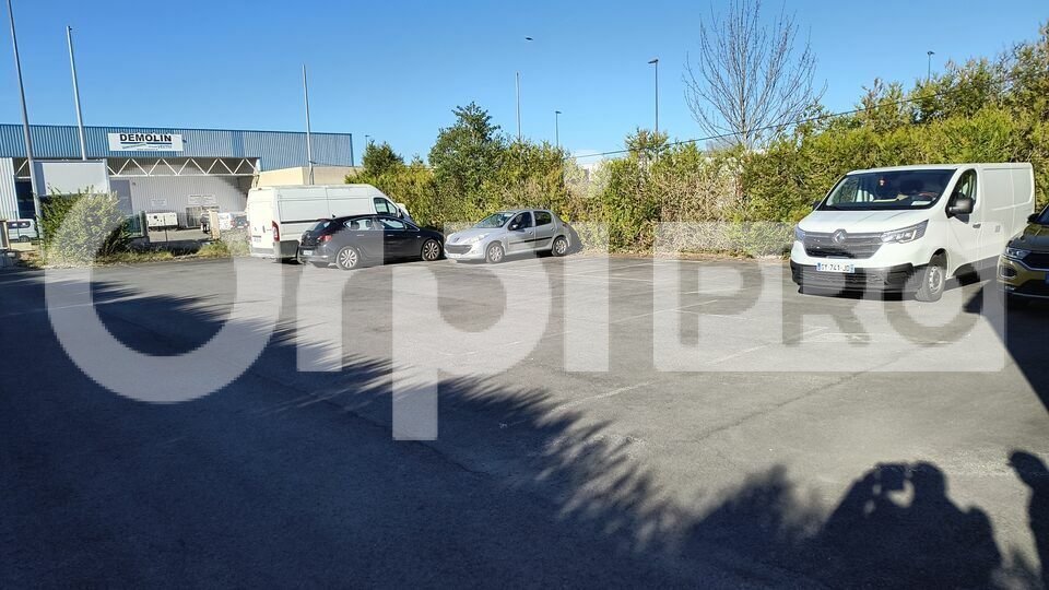 Flex in Cormontreuil for lease - Building Photo - Image 1 of 4