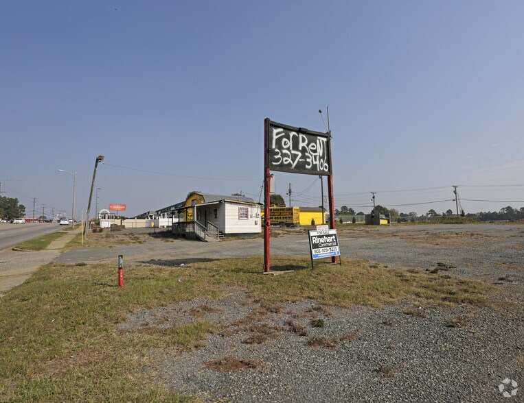 520 N Anderson Rd, Rock Hill, SC à vendre - Photo du bâtiment - Image 3 de 8