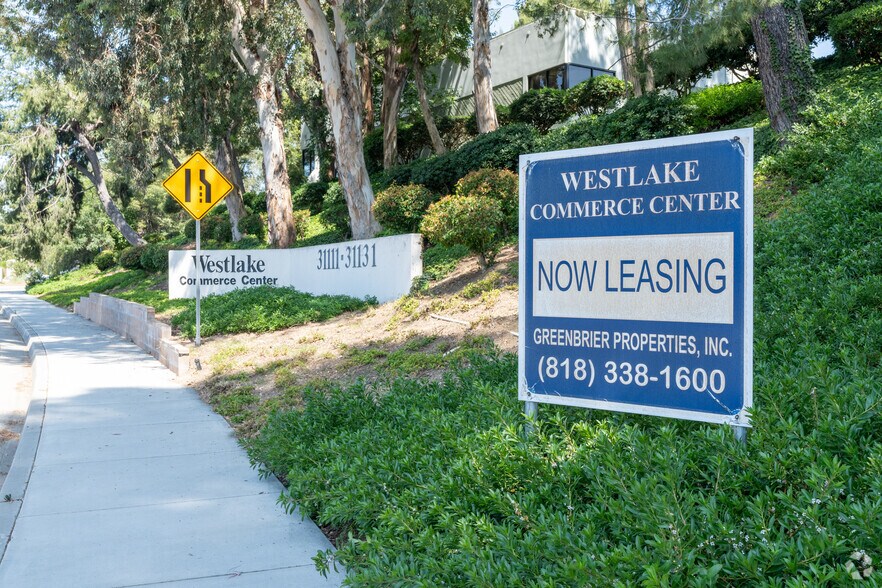 31121-31131 Via Colinas, Westlake Village, CA à louer - Photo du bâtiment - Image 2 de 32