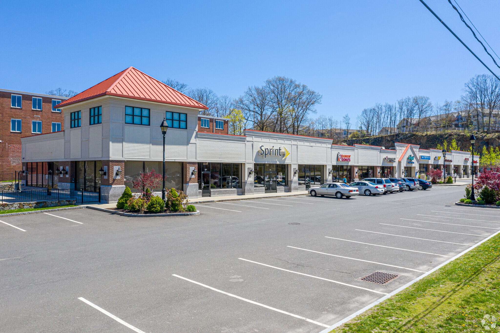 1249 W Main St, Waterbury, CT for lease Primary Photo- Image 1 of 6