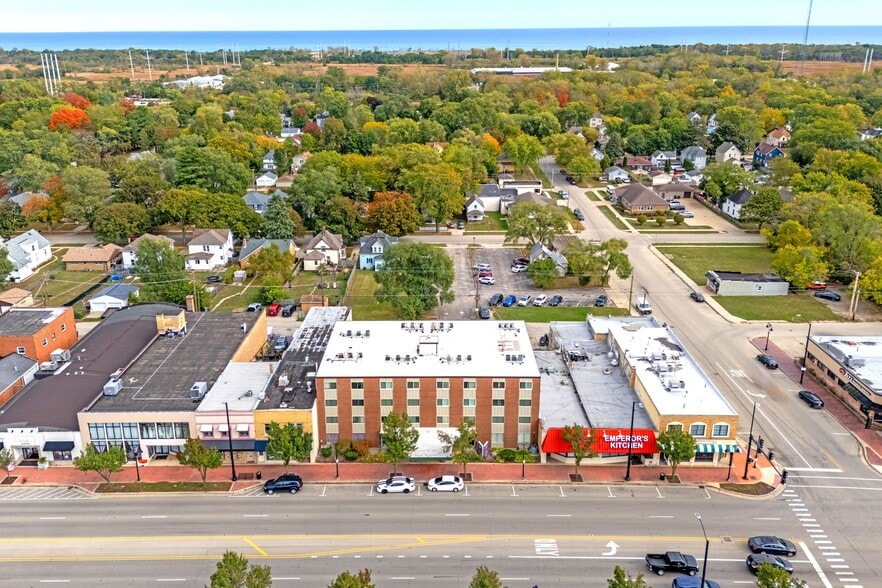 75-Unit Portfolio portfolio of 4 properties for sale on LoopNet.ca - Building Photo - Image 2 of 15