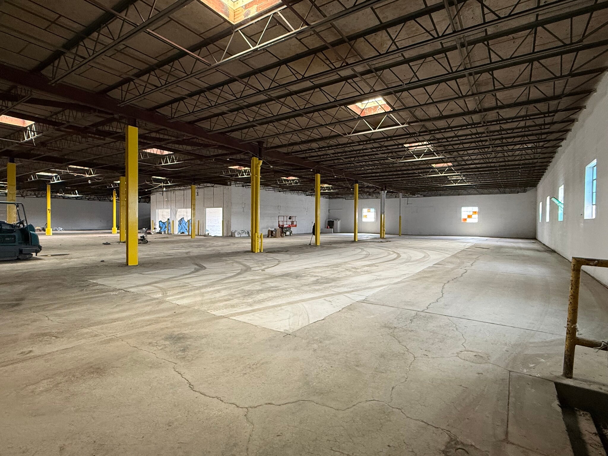315 N Oakley Blvd, Chicago, IL for lease Interior Photo- Image 1 of 3