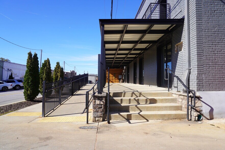 34 Depot St, Hartwell, GA à louer - Photo du bâtiment - Image 2 de 5