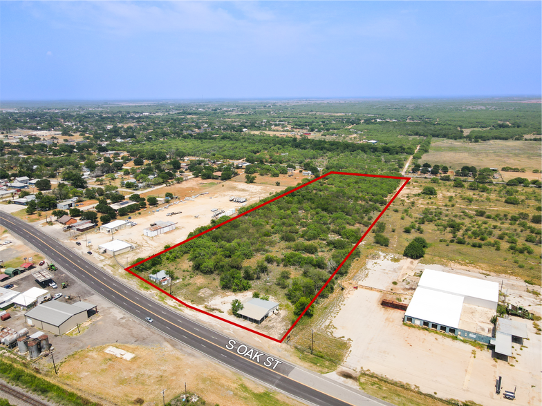 1312 Oak, Pearsall, TX à vendre - Photo du bâtiment - Image 2 de 5