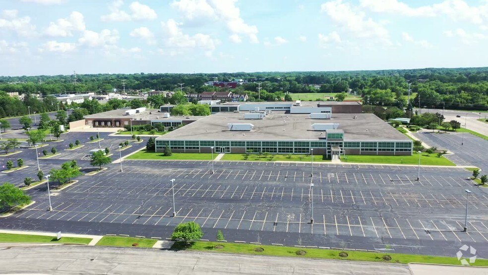 540 W Northwest Hwy, Barrington, IL à louer - Vidéo aérienne - Image 2 de 43