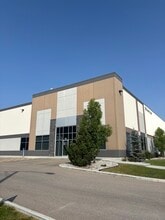 250 Aero Link NE, Calgary, AB for lease Interior Photo- Image 1 of 4