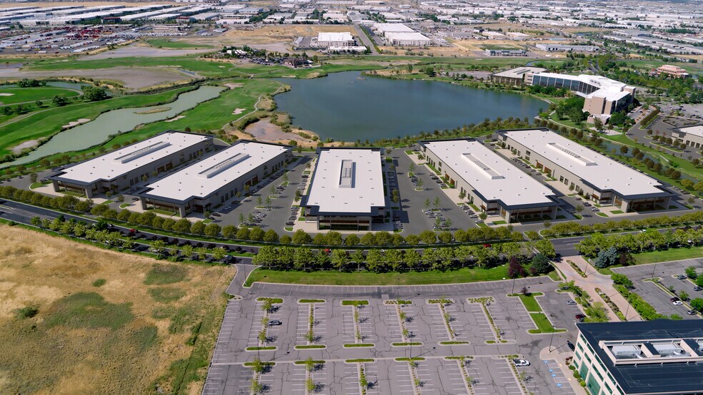 4212 Lake Park Boulevard, West Valley City, UT à louer - Photo du bâtiment - Image 1 de 2
