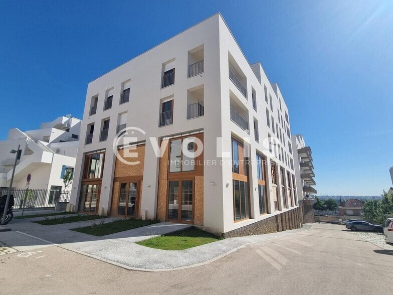 Flex dans Vitry Sur Seine à louer - Photo du bâtiment - Image 3 de 8