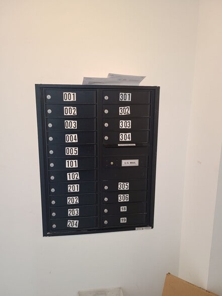 1620 Cecil B Moore Ave, Philadelphia, PA for lease - Building Photo - Image 2 of 8