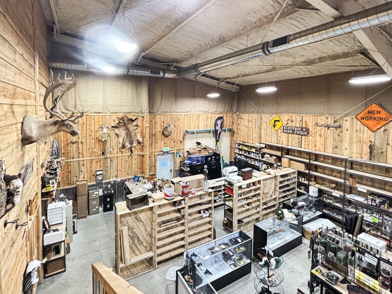 350-352 E Bridge St, Hotchkiss, CO for lease - Interior Photo - Image 2 of 34