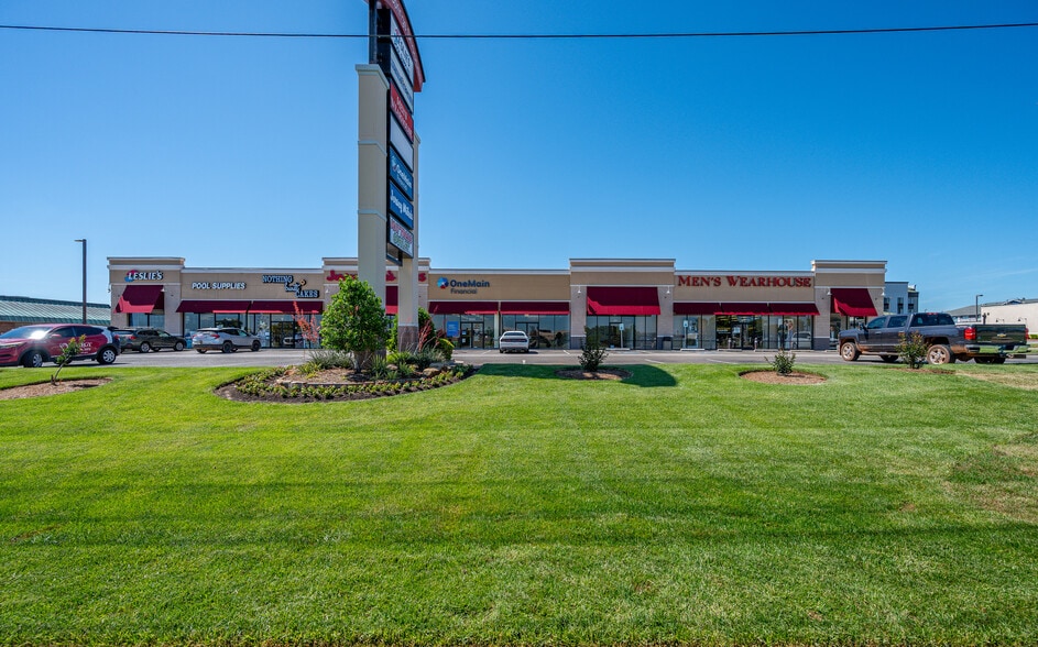 2520 W Memorial Ave, Oklahoma City, OK for lease - Building Photo - Image 2 of 6