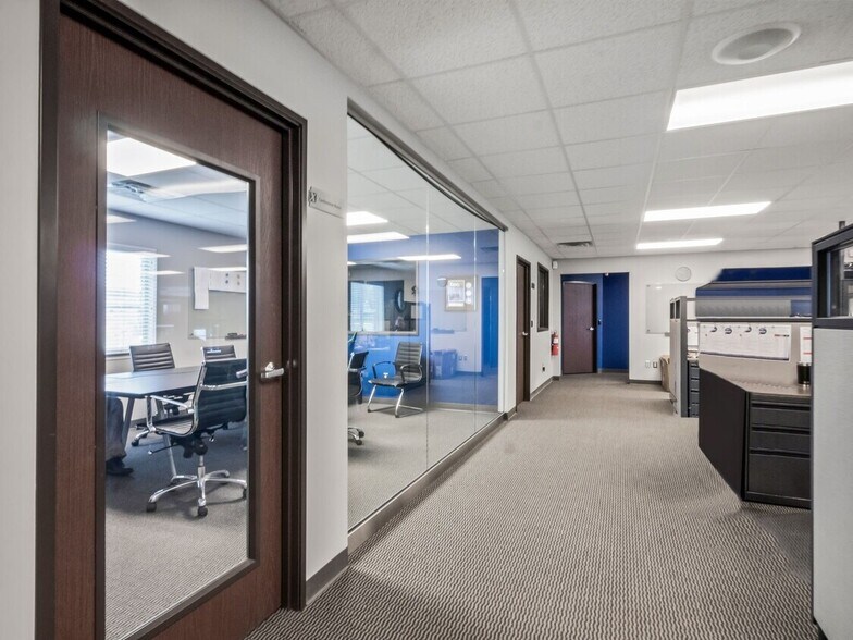 38765-38795 Mound Rd, Sterling Heights, MI à louer - Photo intérieure - Image 3 de 10