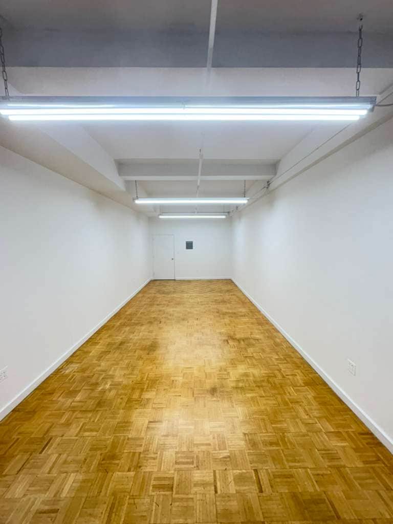 147 W 35th St, New York, NY for lease Interior Photo- Image 1 of 5