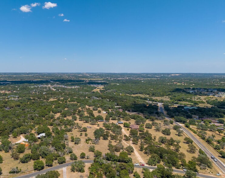 306 Ranch to Market Rd 1869, Liberty Hl, Liberty Hill, TX à vendre - Photo du bâtiment - Image 1 de 9