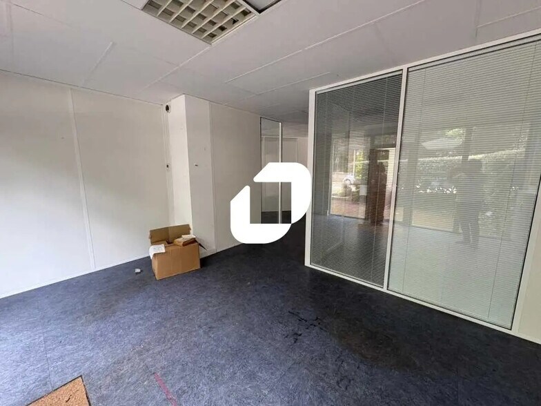 Bureau dans Saint-Germain-en-Laye à louer - Photo intérieure - Image 3 de 6