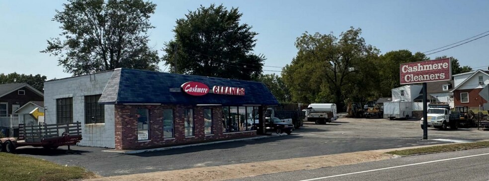 8804 Natural Bridge Rd, Saint Louis, MO à louer - Photo principale - Image 1 de 1