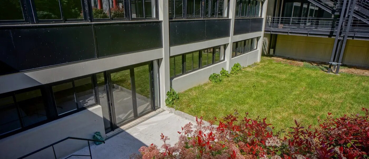 Office in Les Ulis for lease Primary Photo- Image 1 of 6