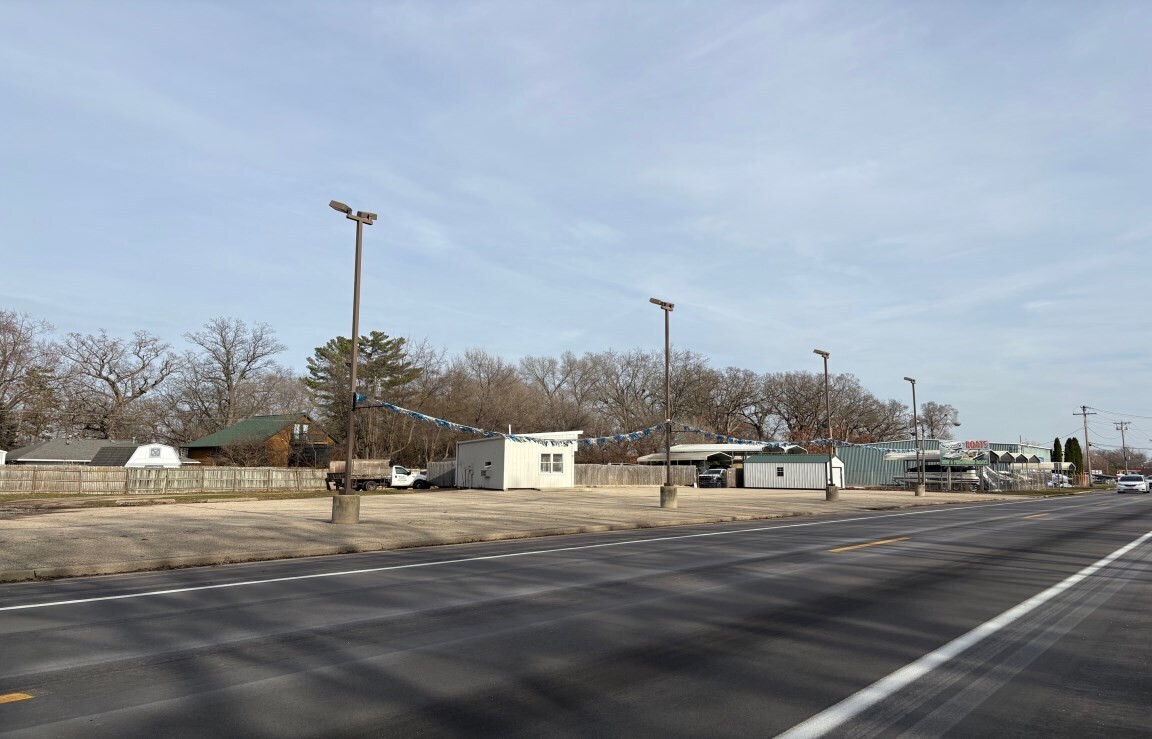 222 W Wisconsin St, Delavan, WI for lease Building Photo- Image 1 of 4