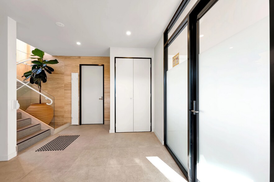 778 Centre Rd, Bentleigh East for lease - Interior Photo - Image 3 of 3
