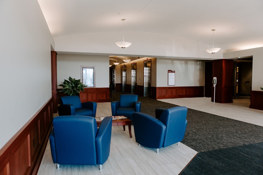 115 S 84th St, Milwaukee, WI for lease - Lobby - Image 2 of 17