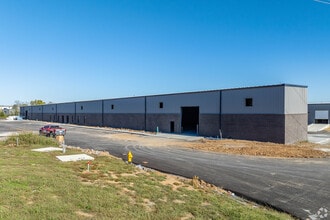 815 Aviation Ln, Gallatin, TN for lease Building Photo- Image 1 of 6