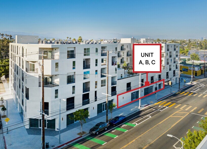5181 W Adams Blvd, Los Angeles, CA à louer - Photo du bâtiment - Image 2 de 4