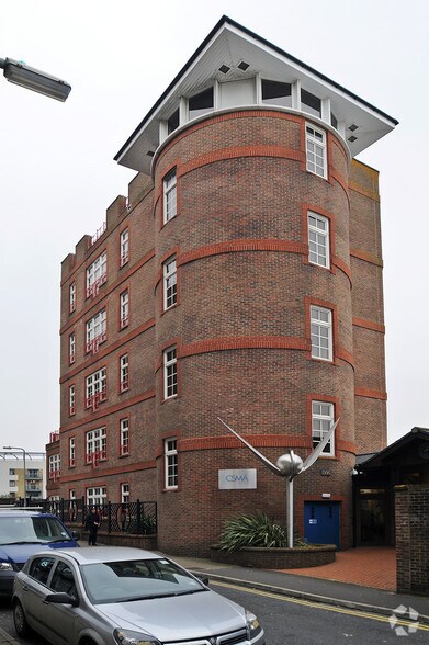 13-21 Station St, Brighton à louer - Photo du bâtiment - Image 2 de 4