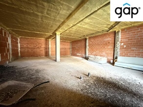 Retail in Cuenca, Cuenca for lease Interior Photo- Image 1 of 2