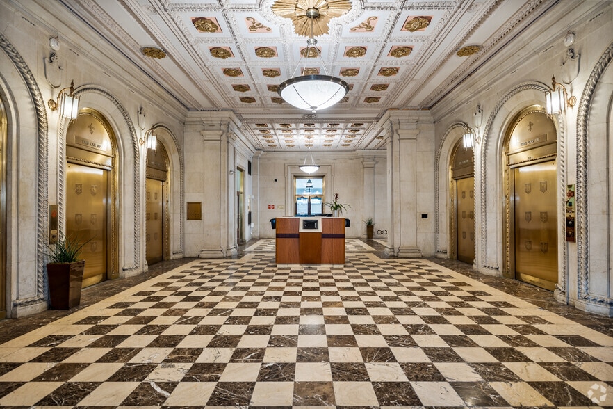 526 Superior Ave E, Cleveland, OH for lease - Interior Photo - Image 3 of 27