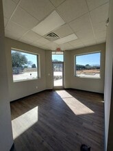 2517 N Frazier St, Conroe, TX à louer Photo intérieure- Image 1 de 8