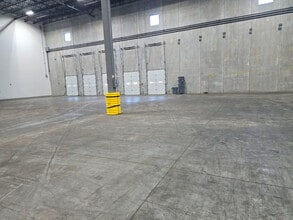 70 Carter Dr, Edison, NJ for lease Interior Photo- Image 2 of 5