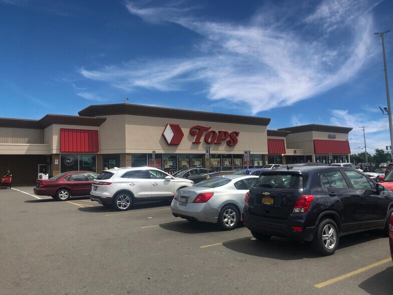 1698 Sheridan Dr, Kenmore, NY à louer - Photo du bâtiment - Image 3 de 4