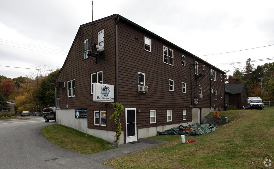 2220 Diamond Hill Rd, Cumberland, RI à vendre - Photo du bâtiment - Image 2 de 2