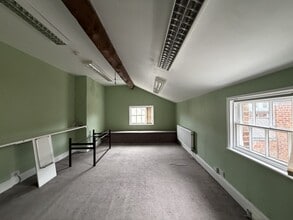 8 Camden Pl, Preston for lease Interior Photo- Image 2 of 8