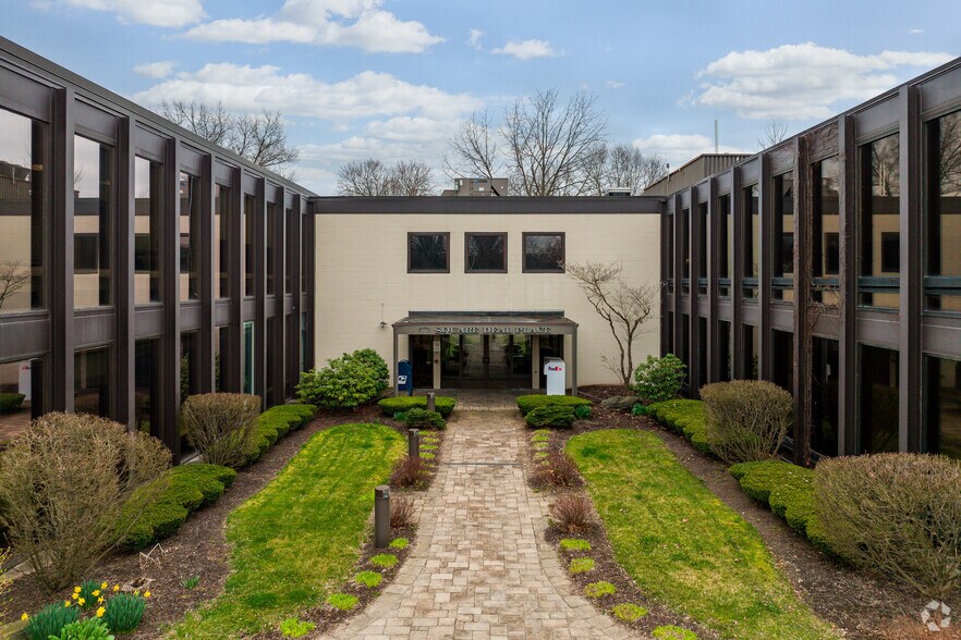 111 Grant Ave, Endicott, NY à vendre - Photo principale - Image 1 de 30