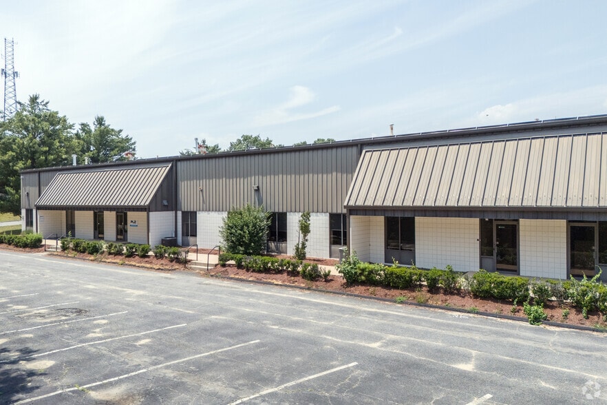 200 Riggenbach Rd, Fall River, MA for lease - Building Photo - Image 3 of 10