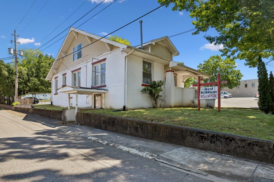 270 Central Ave, Cleveland, TN à vendre - Photo du bâtiment - Image 3 de 52