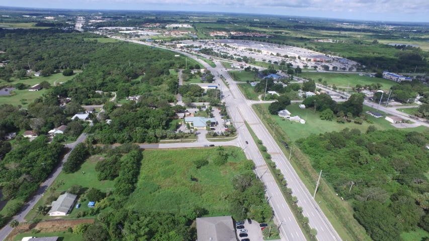 3704 Arnold Rd, Fort Pierce, FL à vendre - Photo du bâtiment - Image 2 de 33