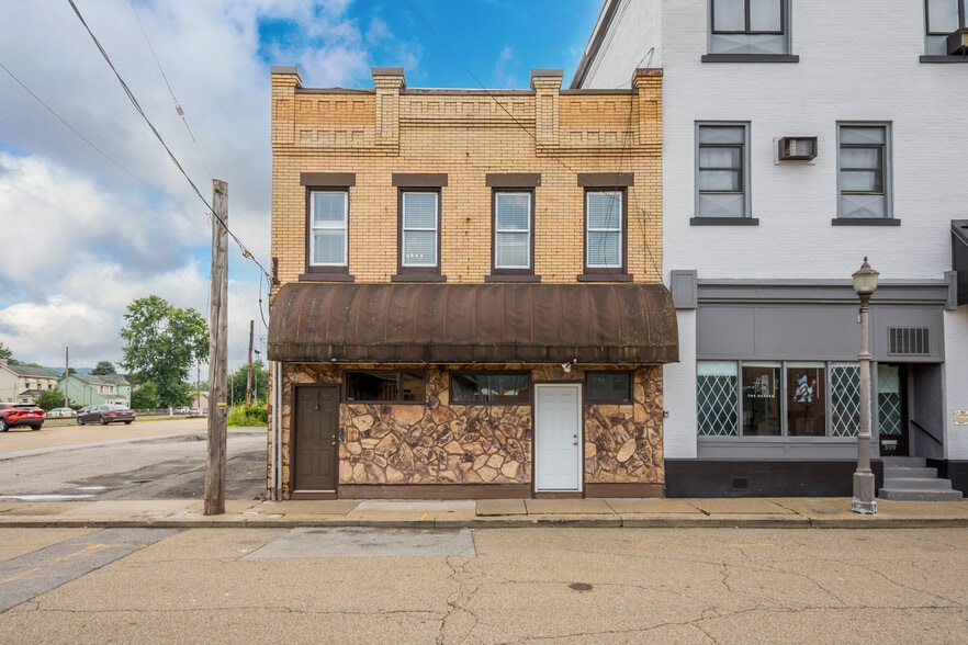 305 Mill St, Coraopolis, PA for sale - Building Photo - Image 1 of 43